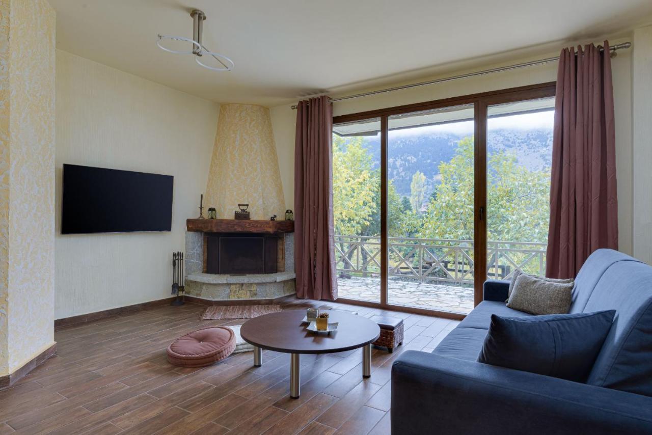 Eptálofos Parnassus Dreamwood Chalet מראה חיצוני תמונה