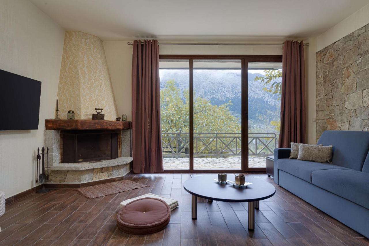 Eptálofos Parnassus Dreamwood Chalet מראה חיצוני תמונה